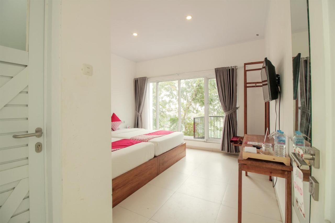 Oyo 396 Tibrae Residence Syariah Lembang Exterior foto